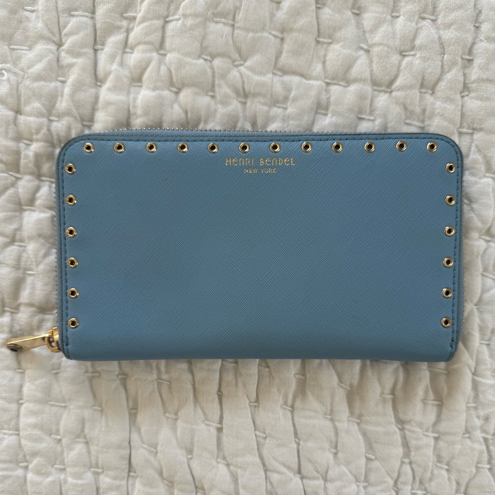 HENRI BENDEL West 57th Zip Around Continental Wallet in Light Blue Grommet